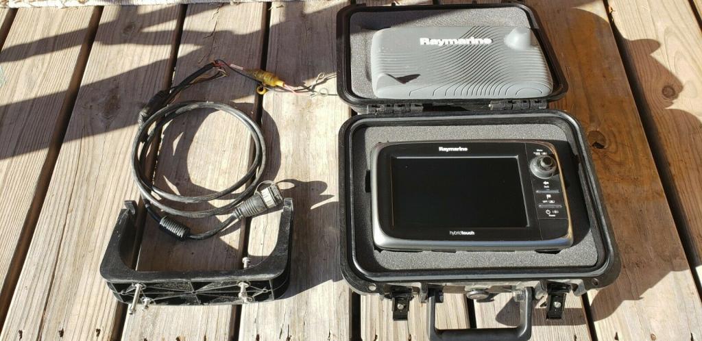 Картплоттер - эхолот МФД Raymarine E7d - Продажа судового оборудования ...
