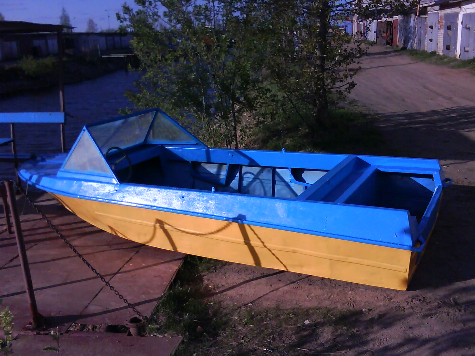 Купить лодку крым на авито. Крым 2м лодка. Лодка Крым 3м. Алюминиевая лодка Крым. Лодка Крым 1.
