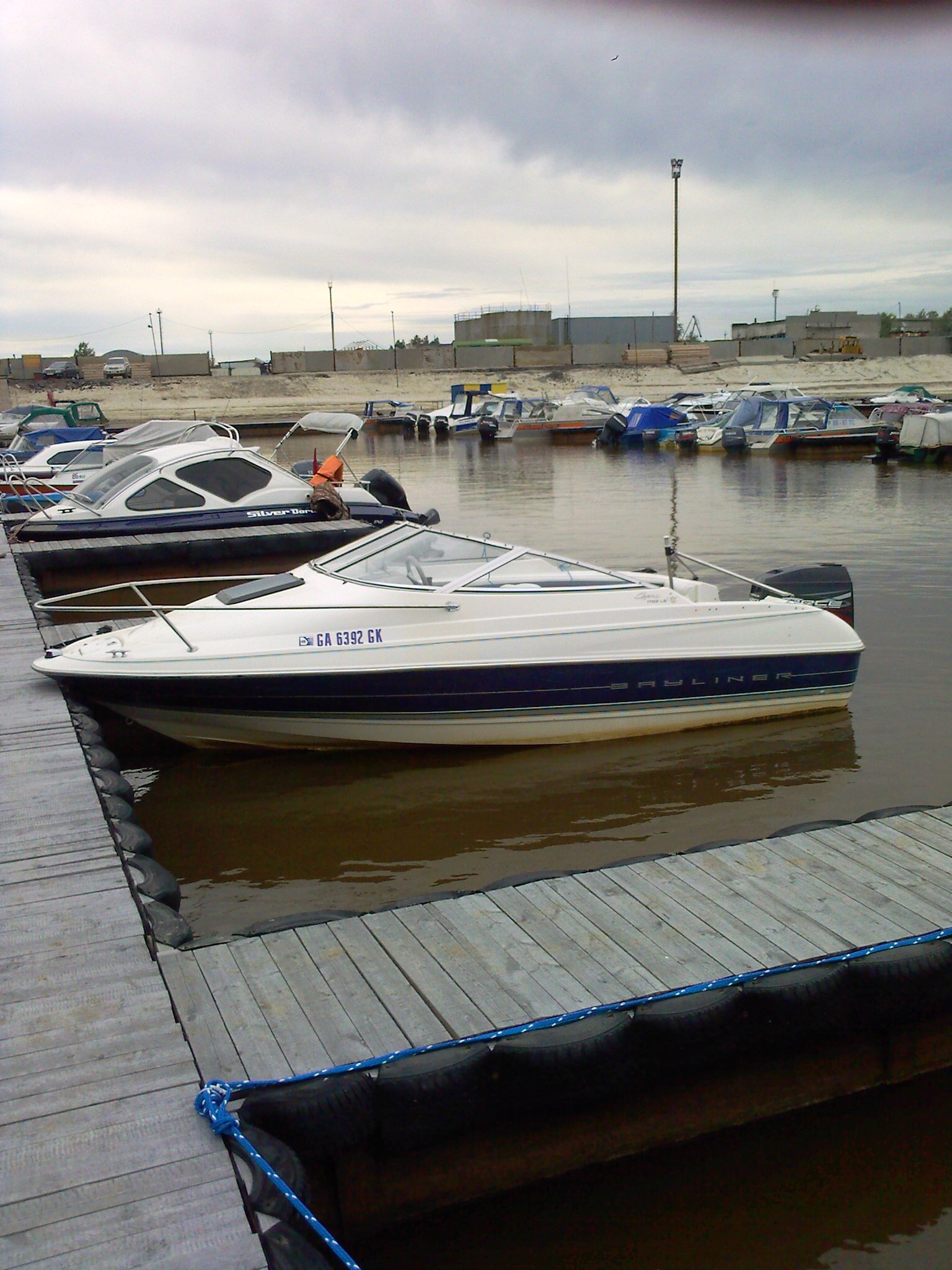 Прогулочный катер Bayliner