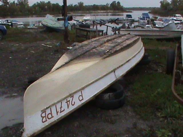 Покраска лодки из фанеры со стеклотканью и эпоксидной смолой